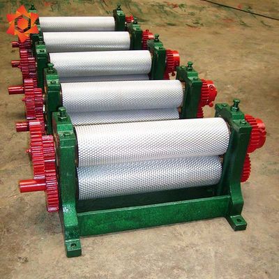 450mmのローラーの長さの蜜蝋の基礎ローラー機械4.5 - 5.4mmのセルのサイズ
